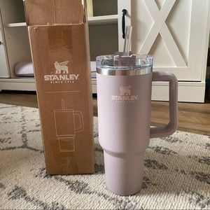 Stanley Adventure Quencher 40oz abalone